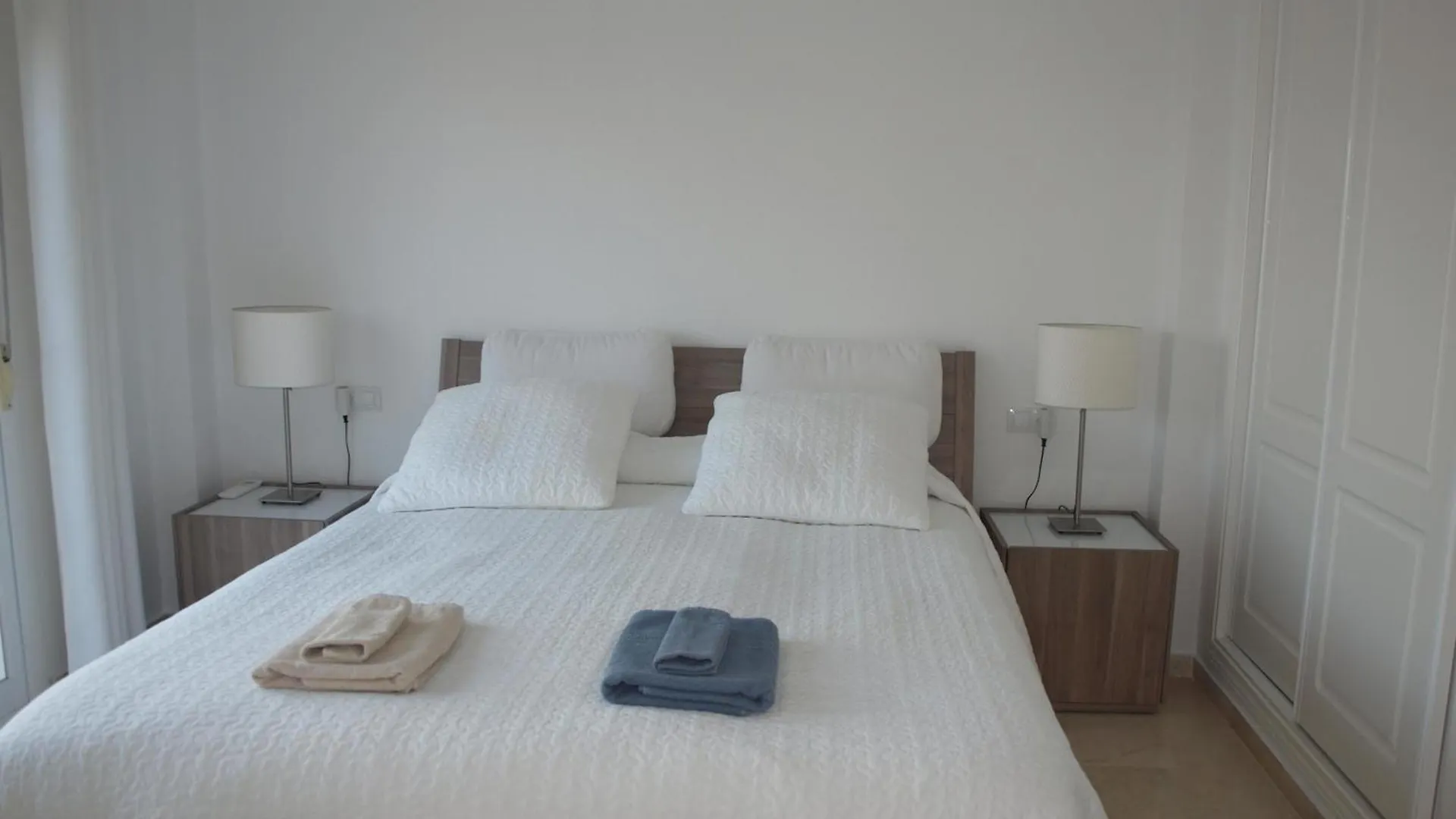 Intermobiliaria Rentals - Puerto Alto B2 8 Estepona Apartment