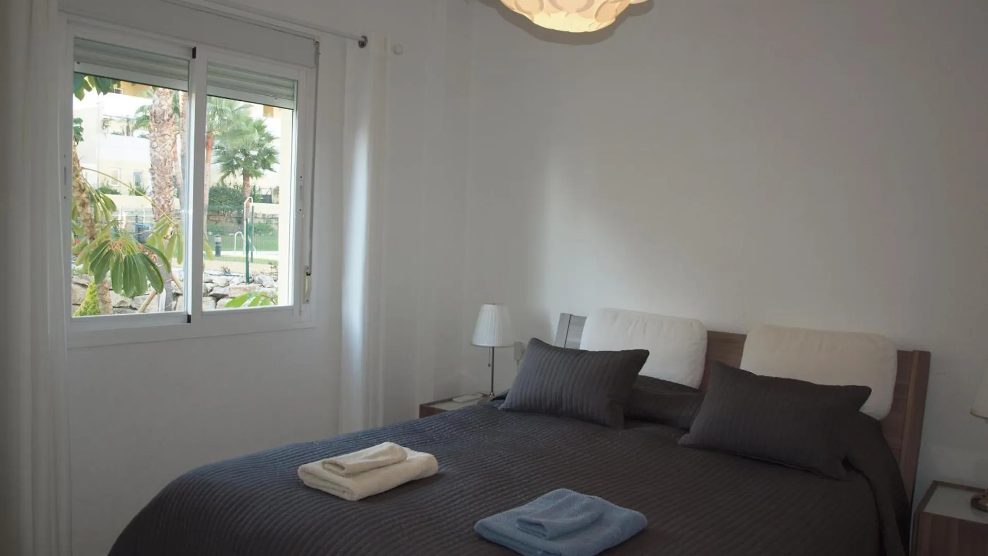 Intermobiliaria Rentals - Puerto Alto B2 8 Estepona Apartment